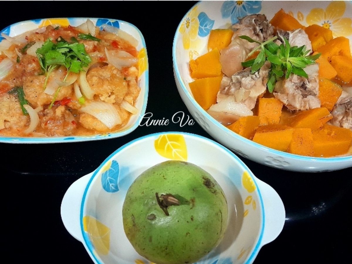 Mâm cơm hai món đơn giản