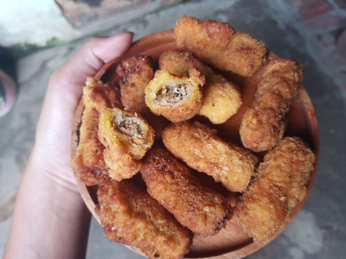 Nem cá hồi chiên xù
