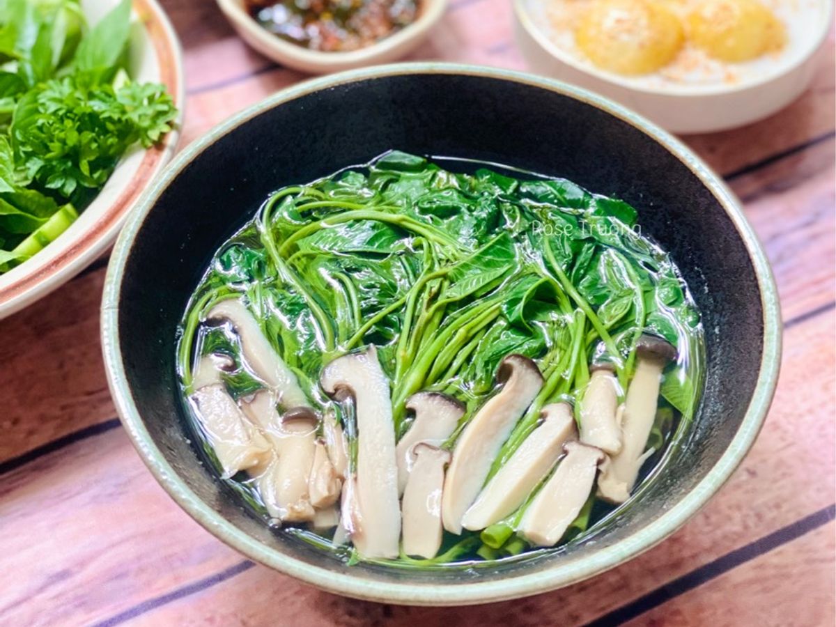 Canh Nấm Đùi Gà Nấu Rau Muống