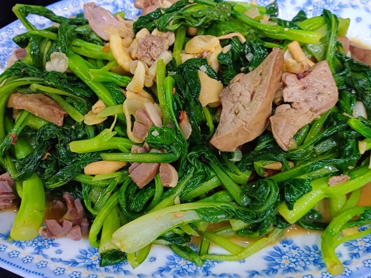 Rau cải xào lòng gà