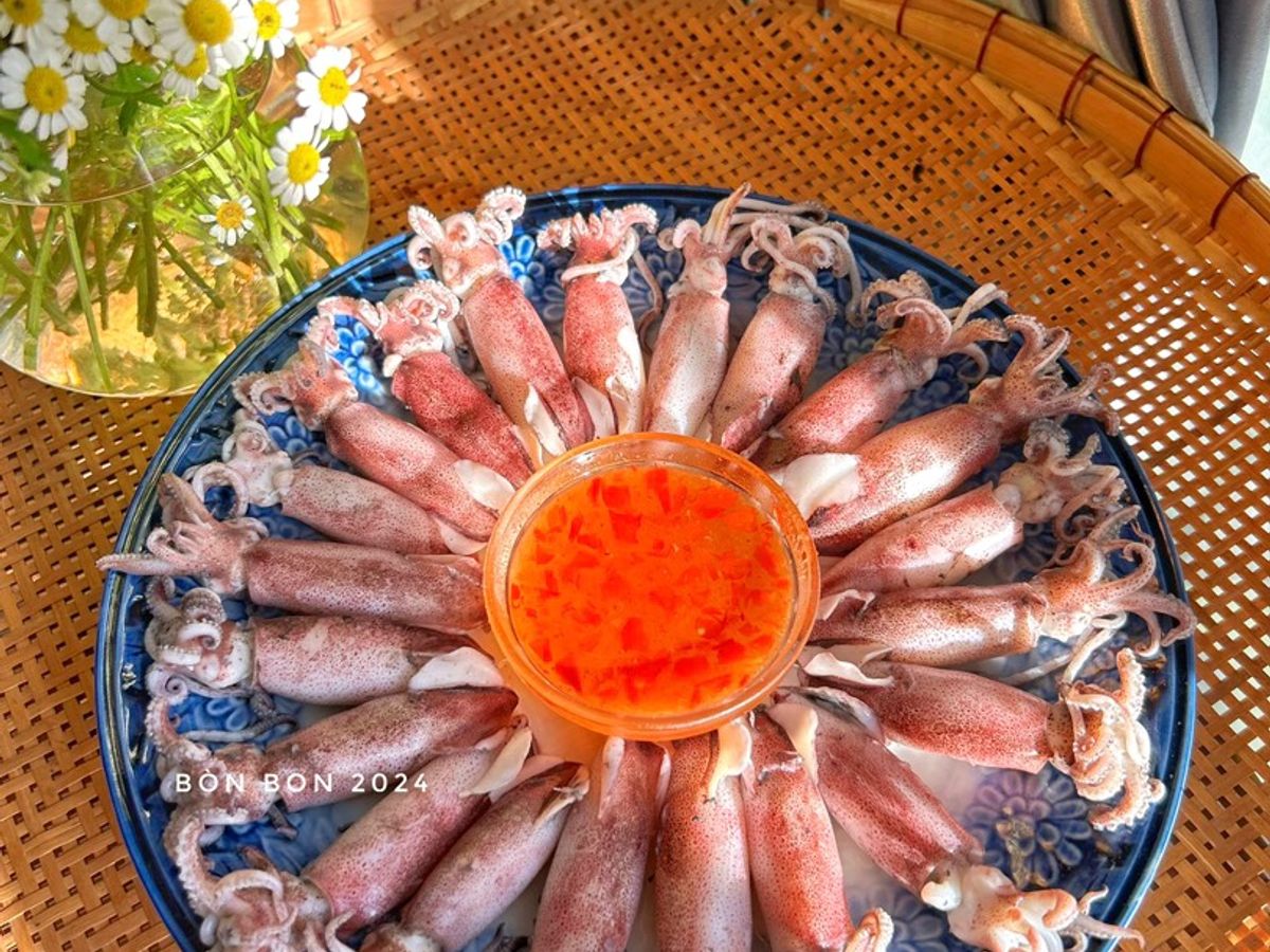Mực Luộc (Hấp) Mắm Gừng