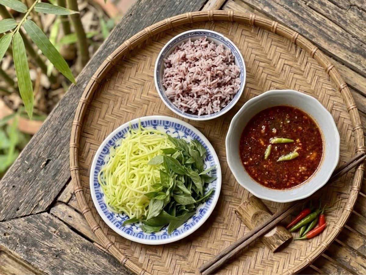 Bí Ngòi Chần Chấm Tôm Kho Mắm Ruốc Huế
