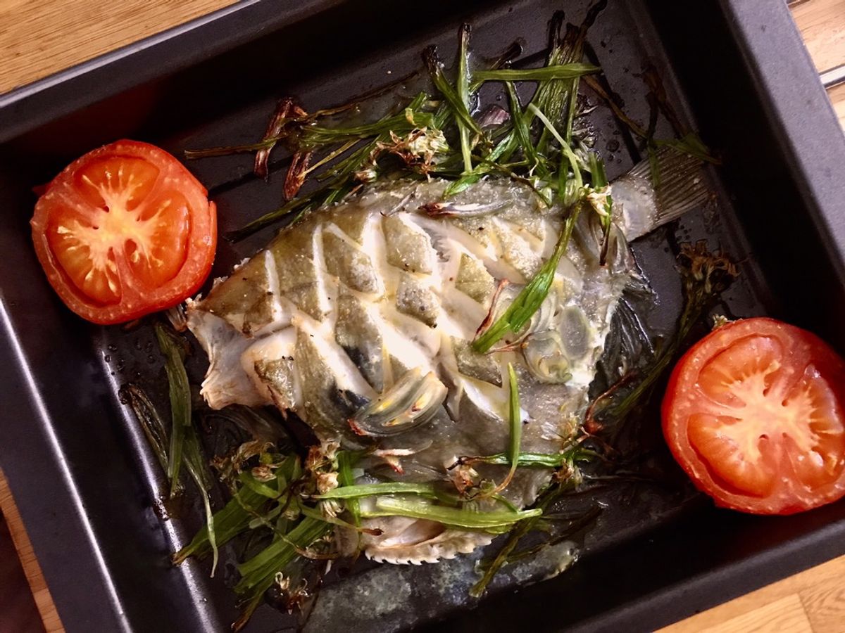 Cá John Dory (Cá Dây Nhật) Nướng Bơ & Hoa Tỏi Ba Góc