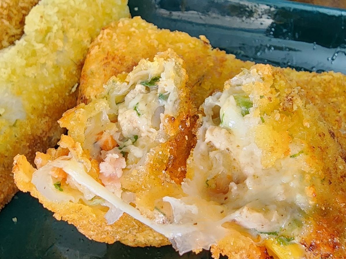Nem bơ hải sản