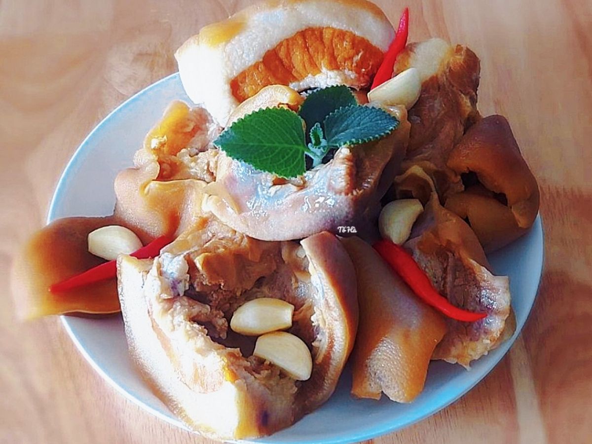 TAI, MŨI heo ngâm nước mắm