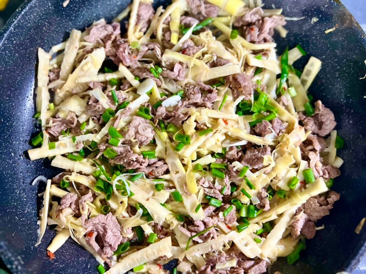 Măng Rừng Xào Thịt Bò
