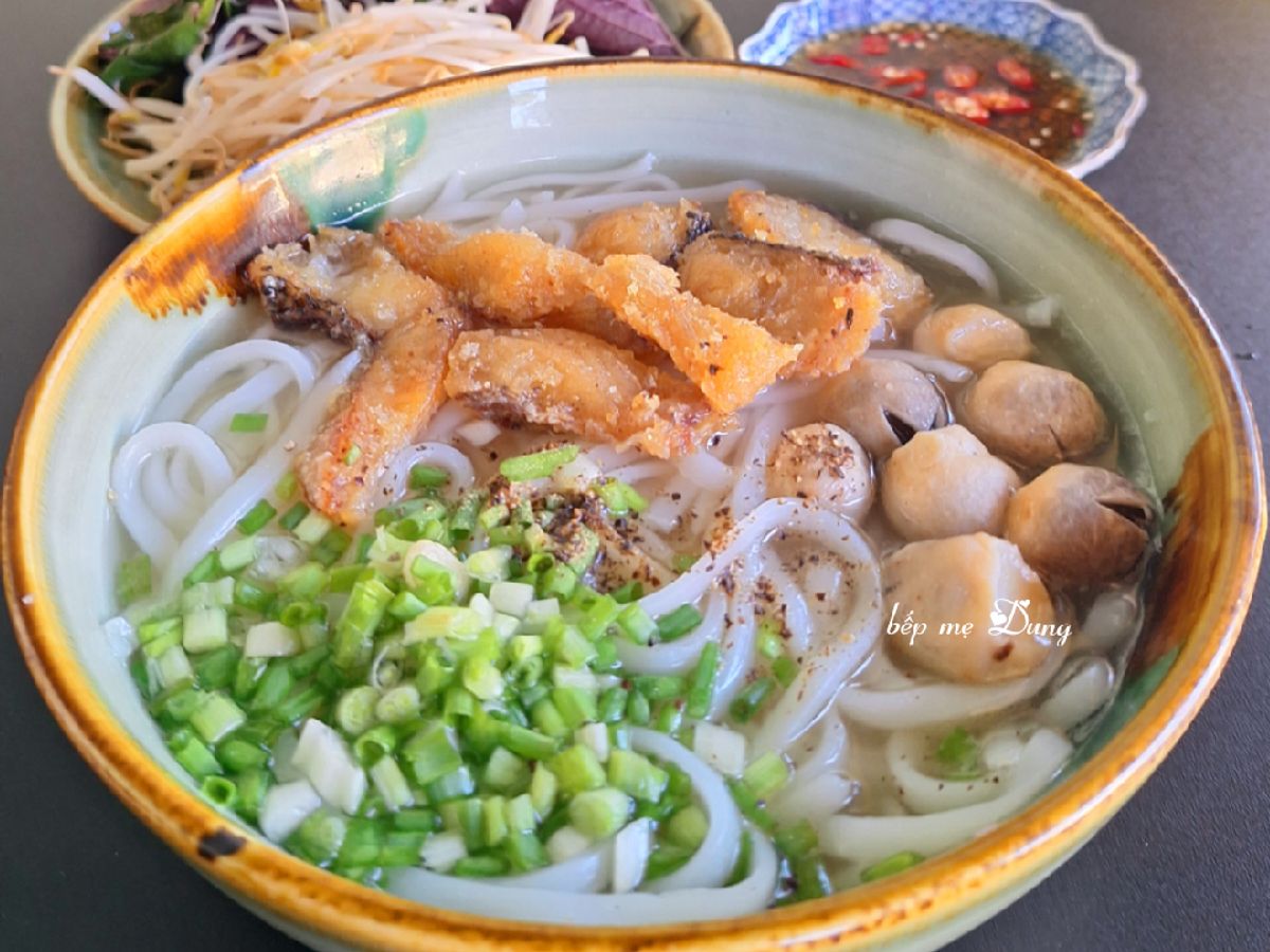 Bánh canh cá lóc chiên