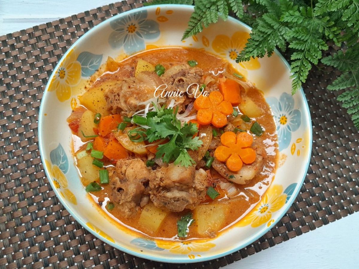 Đuôi heo nấu pate