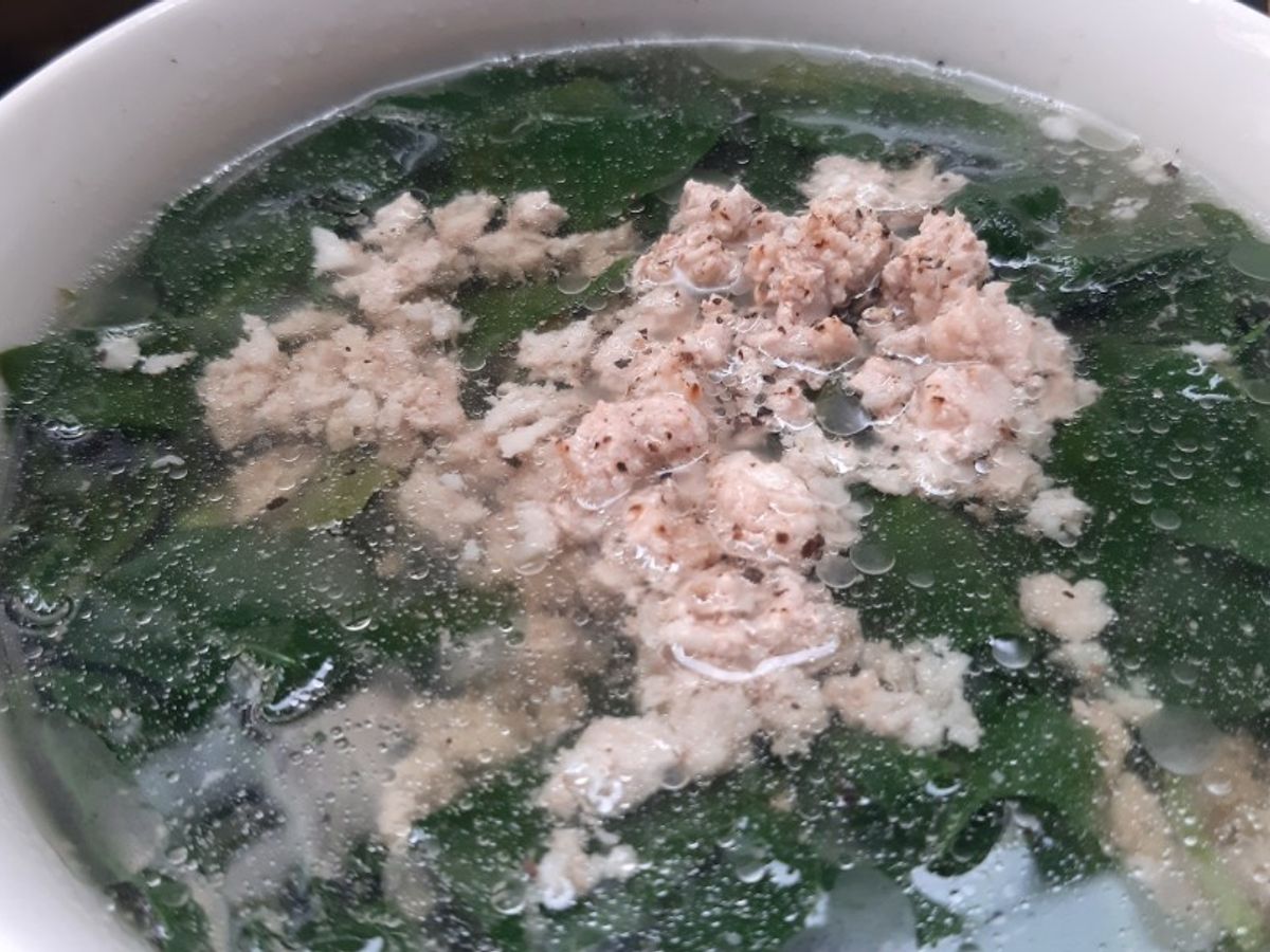 Canh rau ngót nấu thịt xay