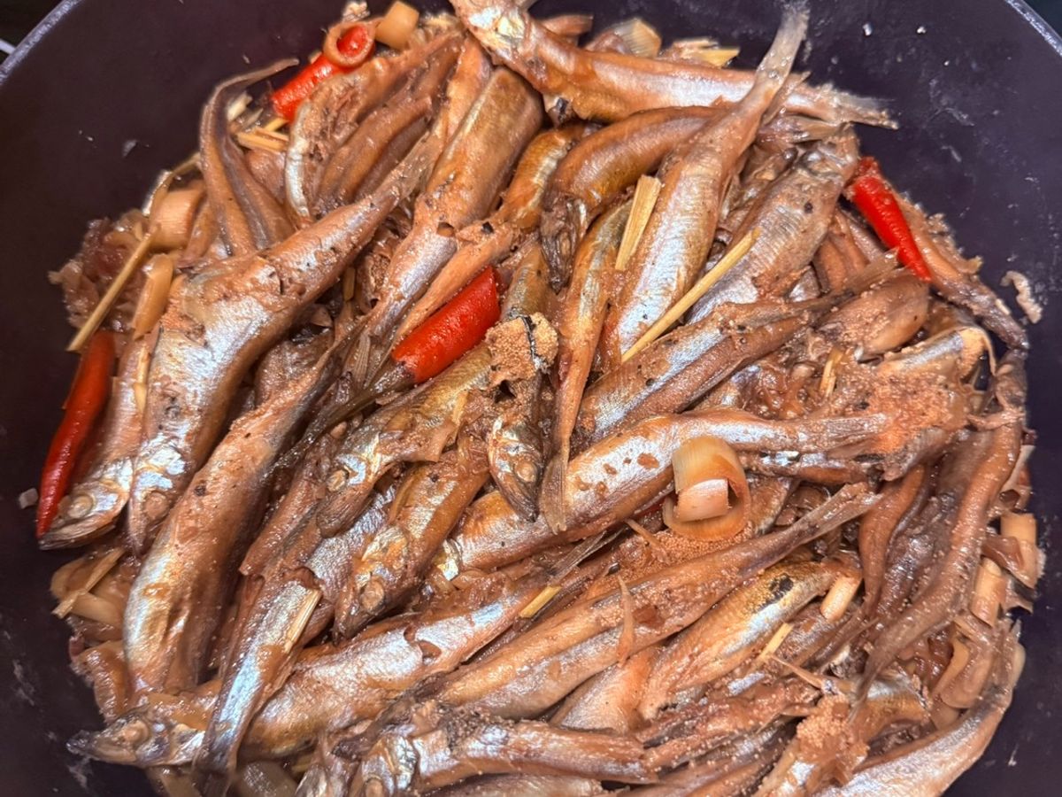 Cá trứng kho sả ớt