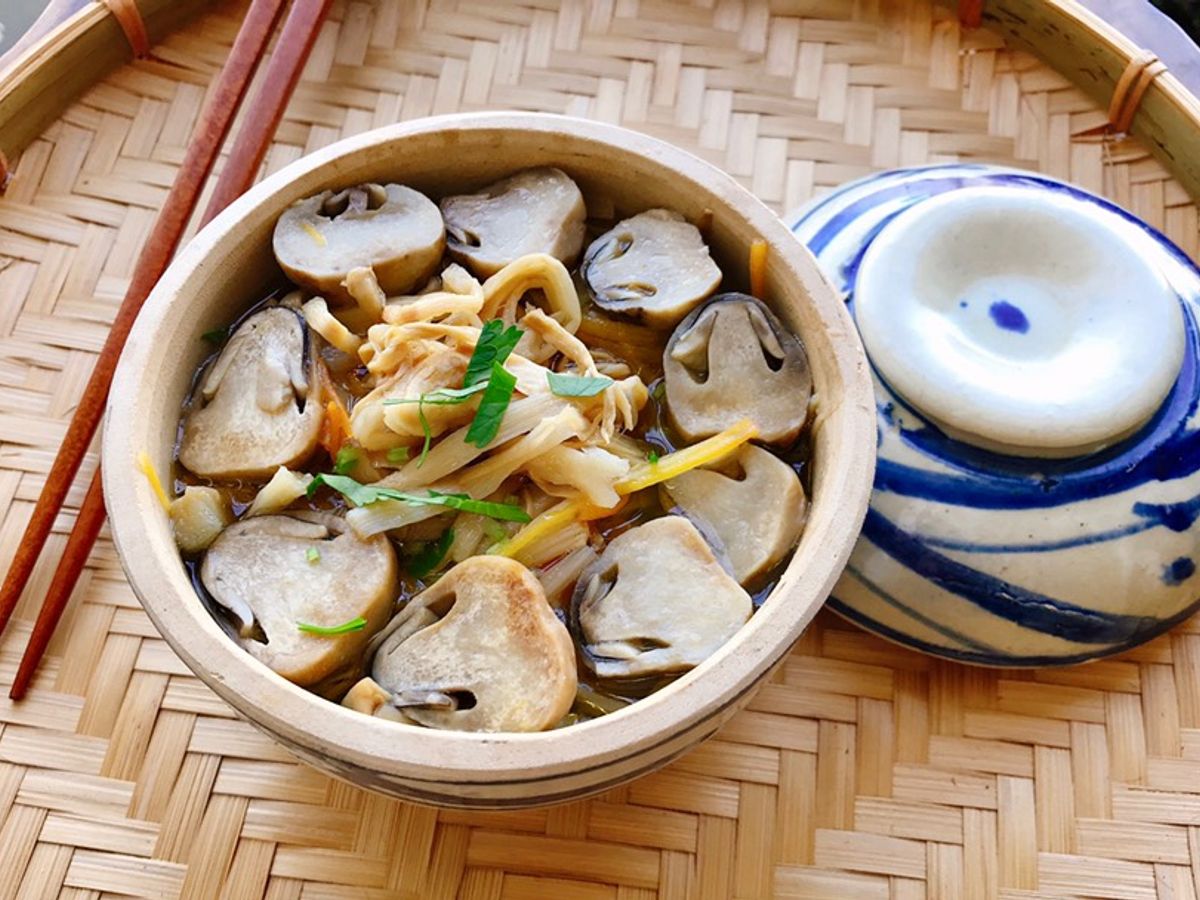 Canh măng khô nấm rơm