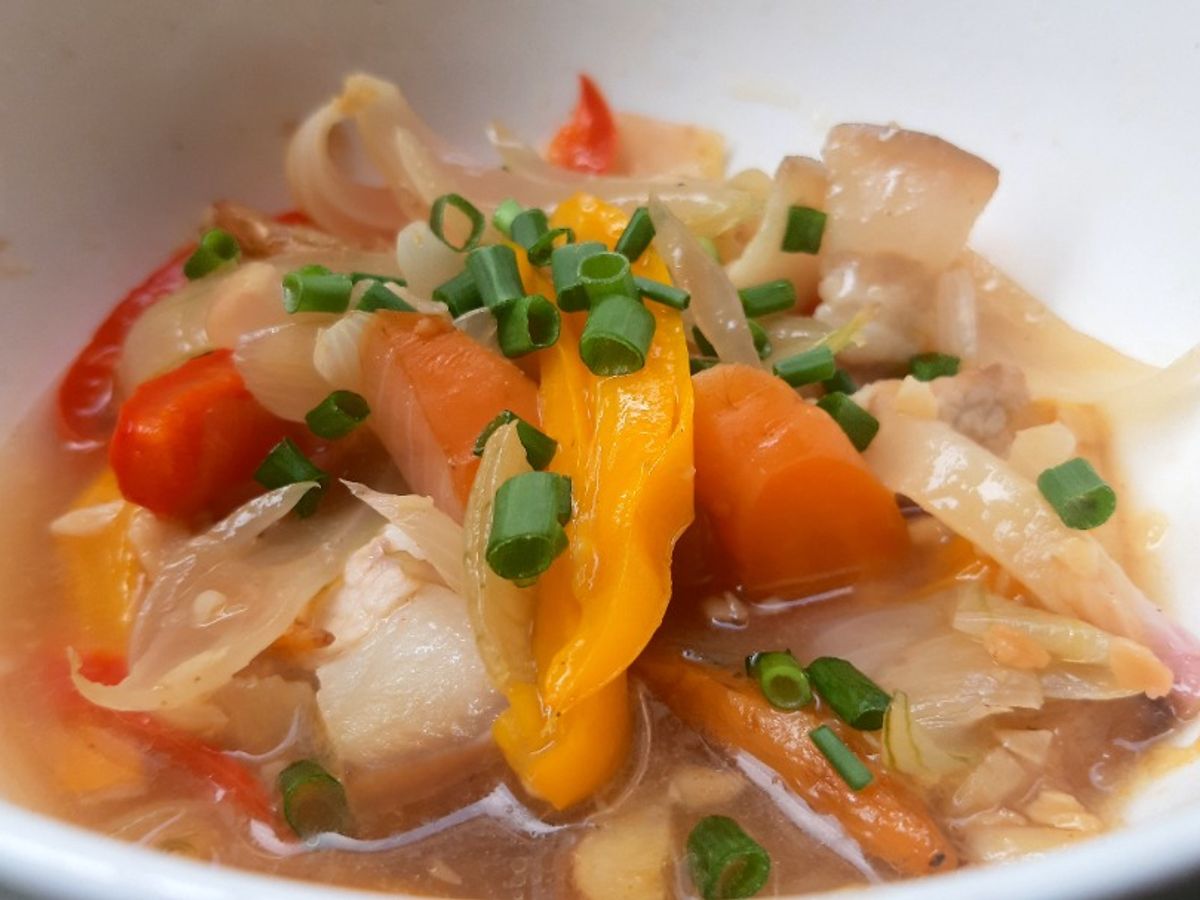 Rau củ xào thịt ba rọi