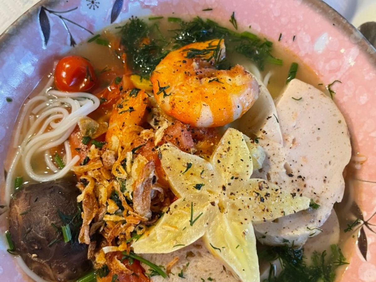 Bún khế chả cá