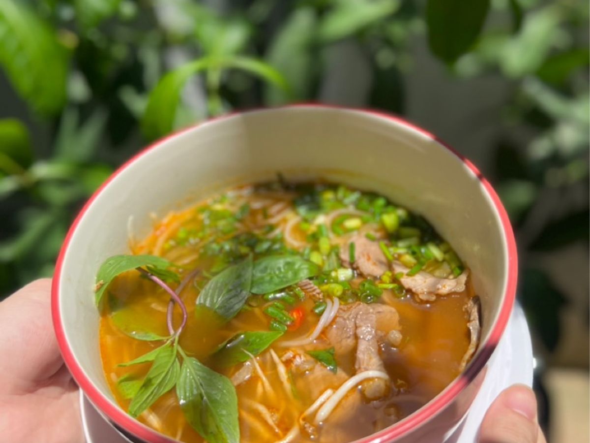 Bún bò Huế đơn giản nấu nhanh