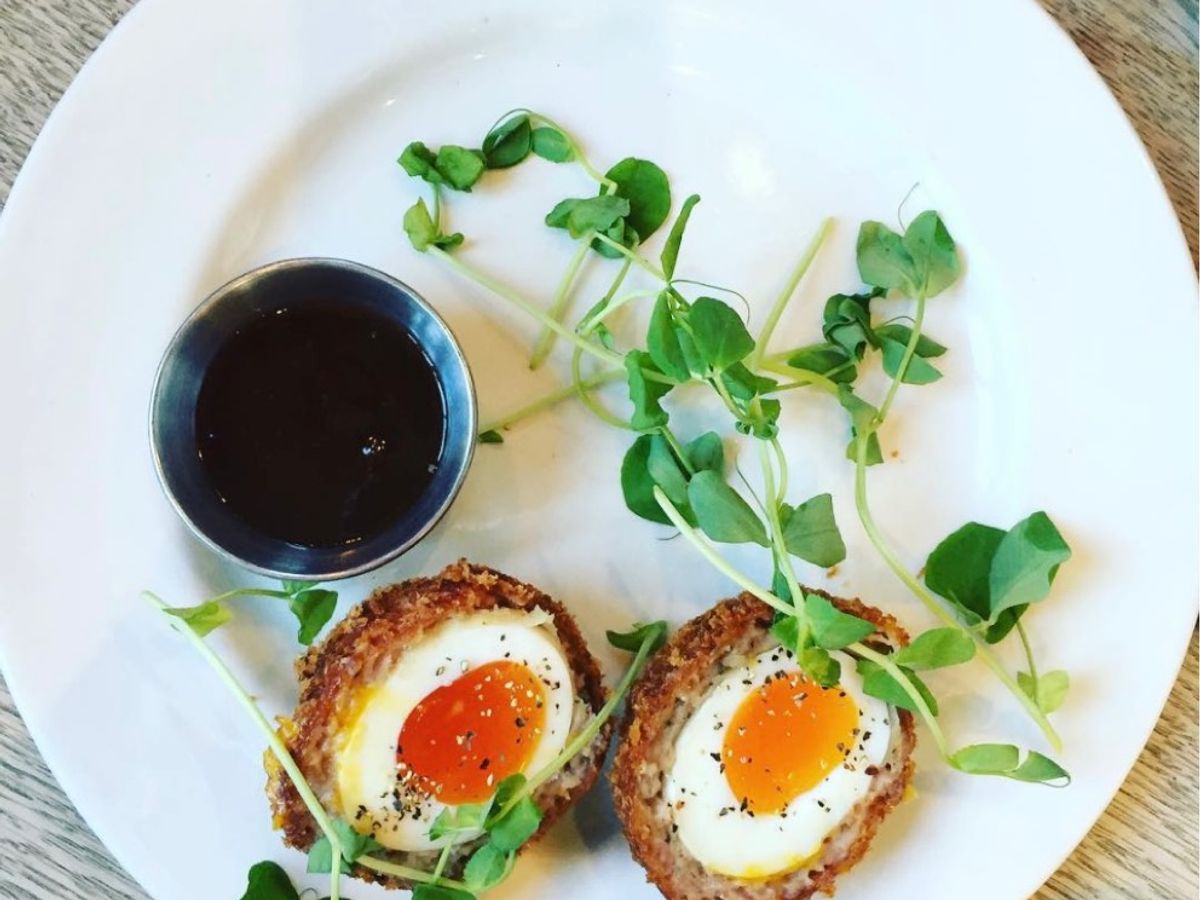 Thịt bọc trứng (Scotch egg)