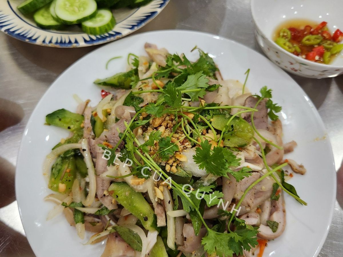 Dạ dày, tai heo bóp chua