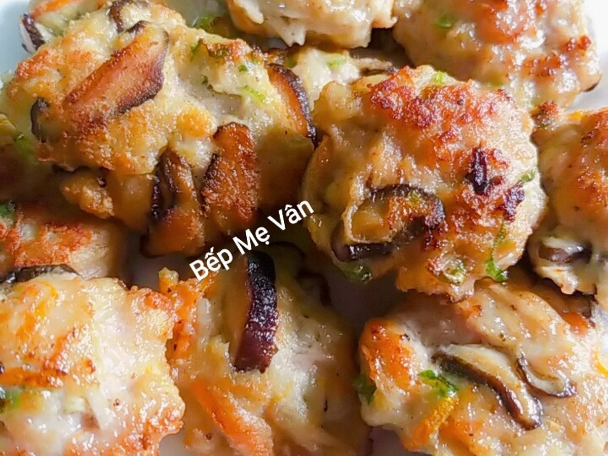 Giò sống trộn nấm hương chiên