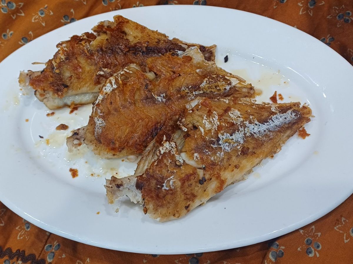 Cá hồng mắt to chiên