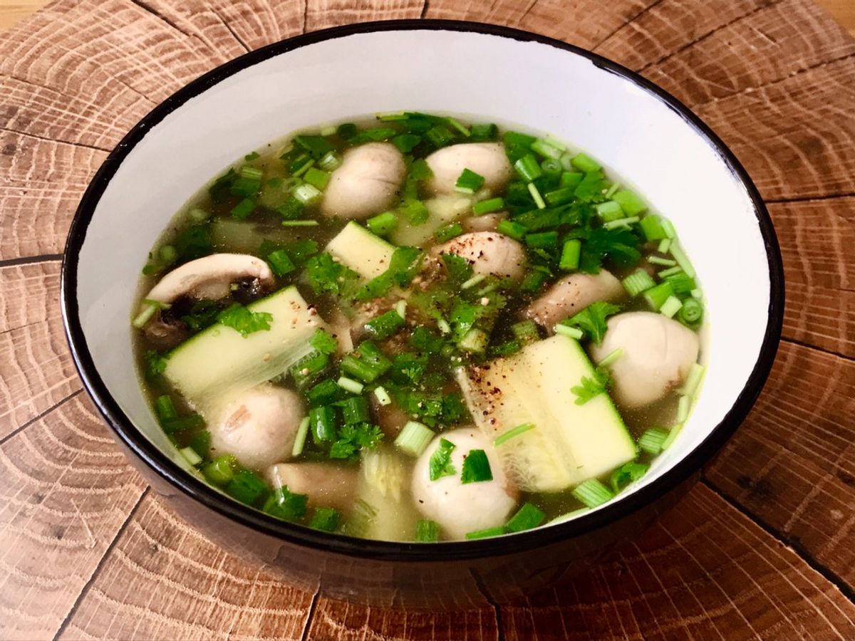 Canh Bí Ngòi Nấm Mỡ Nước Xương Gà