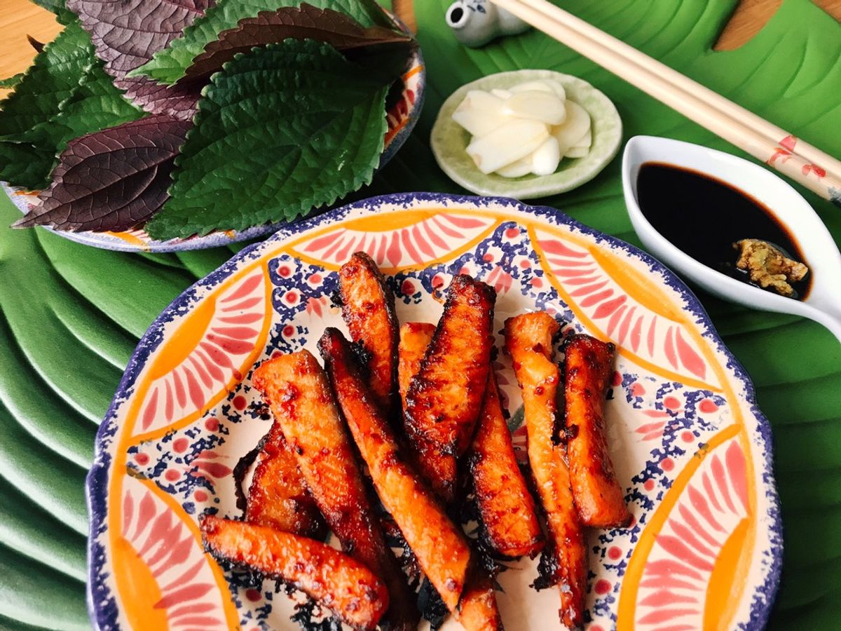 Lườn Cá Hồi Teriyaki Nướng Cuốn Tỏi & Tía Tô