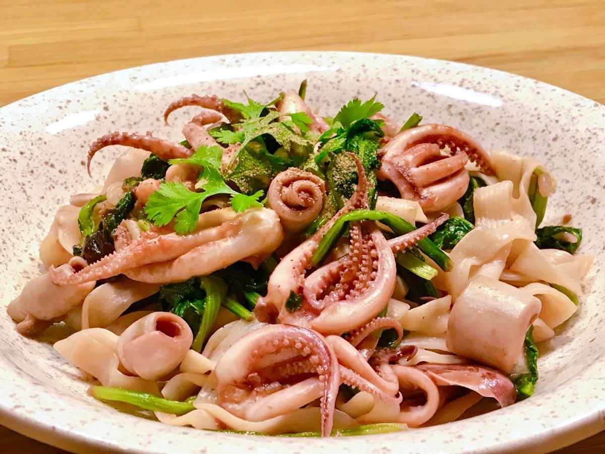 Hủ Tiếu Xào Mực Ống & Cải Ngọt
