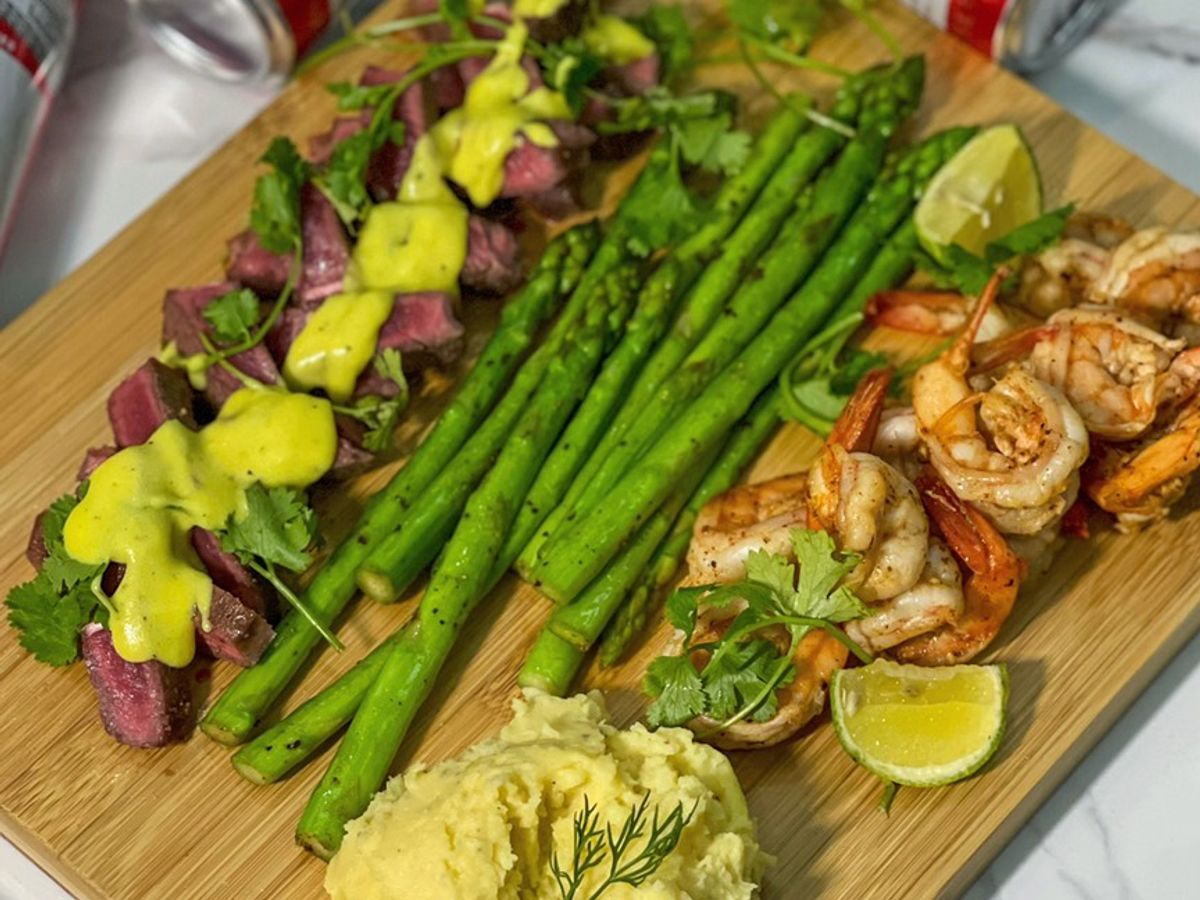 Surf n Turf (Steak và hải sản)