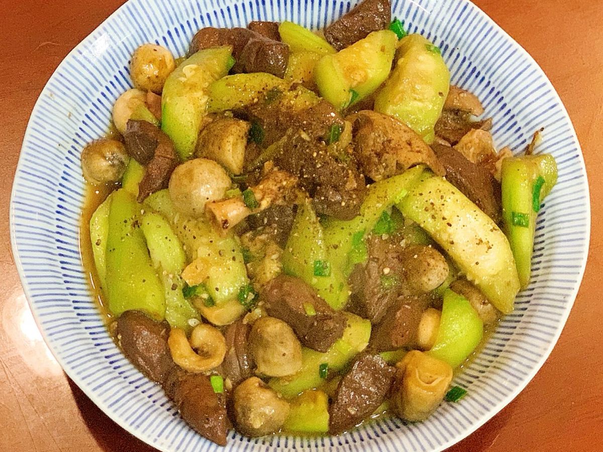 Mướp nấm xào lòng gà