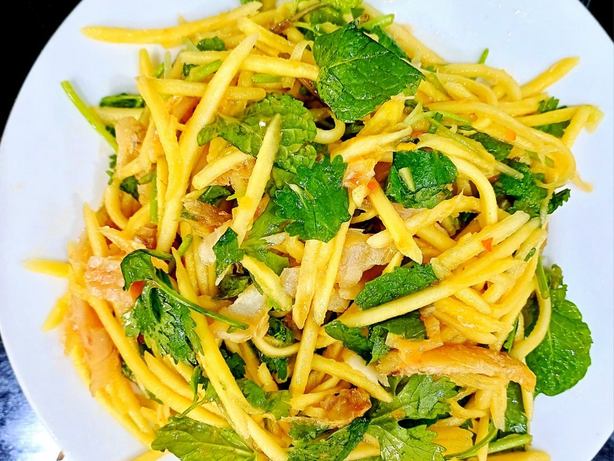 Gỏi xoài cá khô