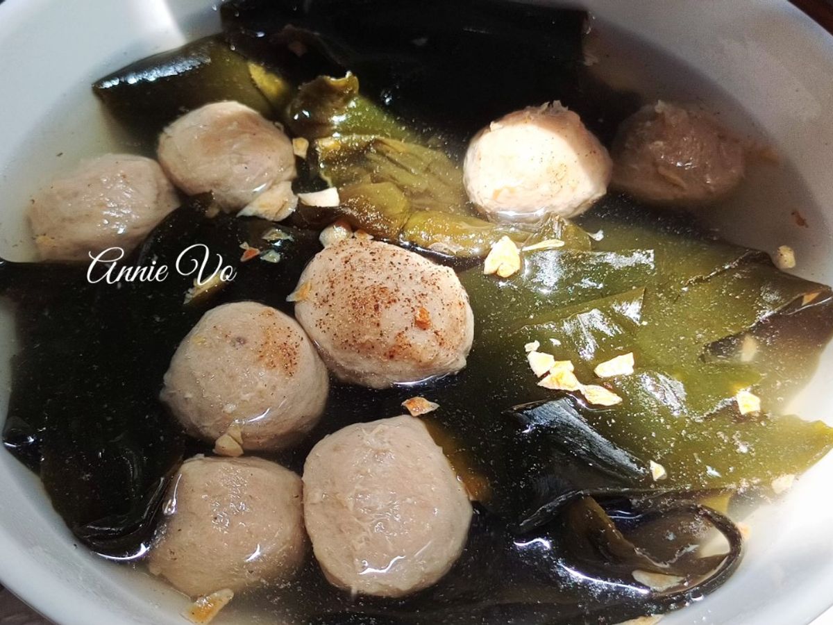 Canh rong biển bò viên