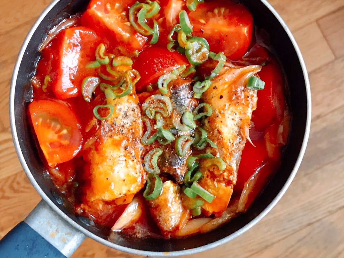 Chảo Cá Mòi Hộp