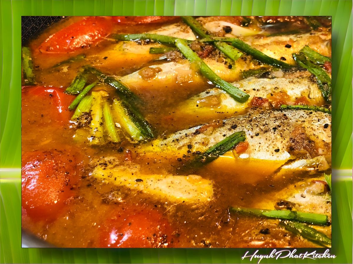 Cá Nục Kho Nước Dừa