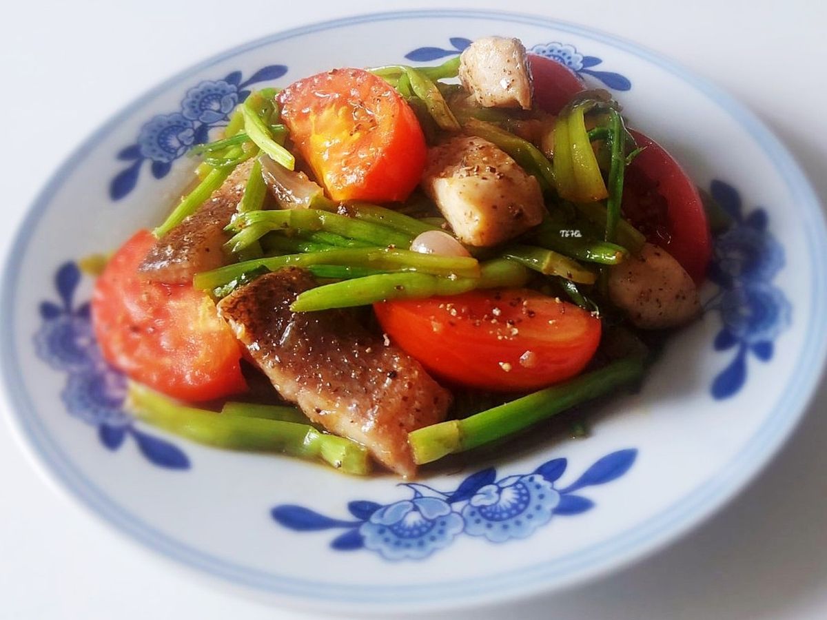 Cá LÓC xào rau cần nước