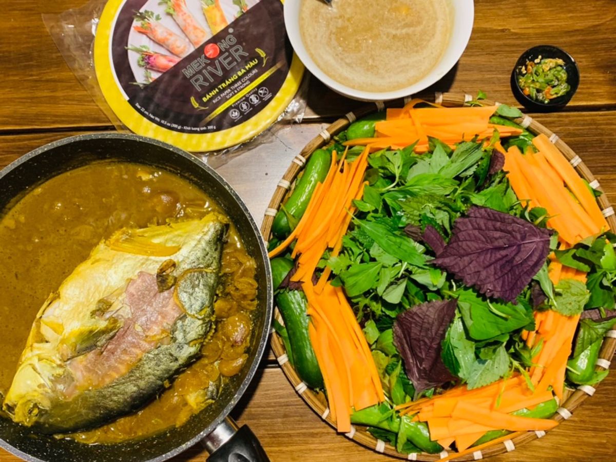 Vào bếp cùng con: gỏi cuốn cá chim biển trắng