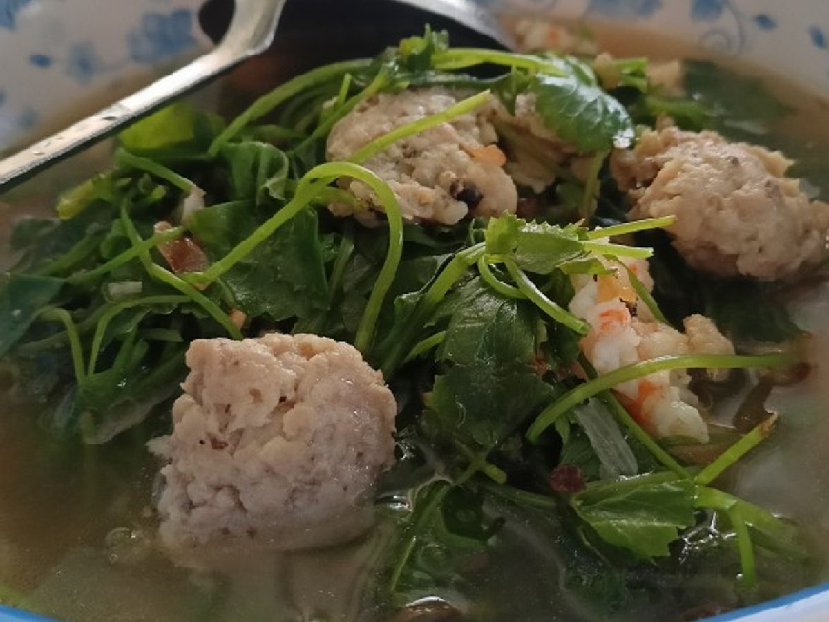 Canh rau má Nấu tôm và chả cá