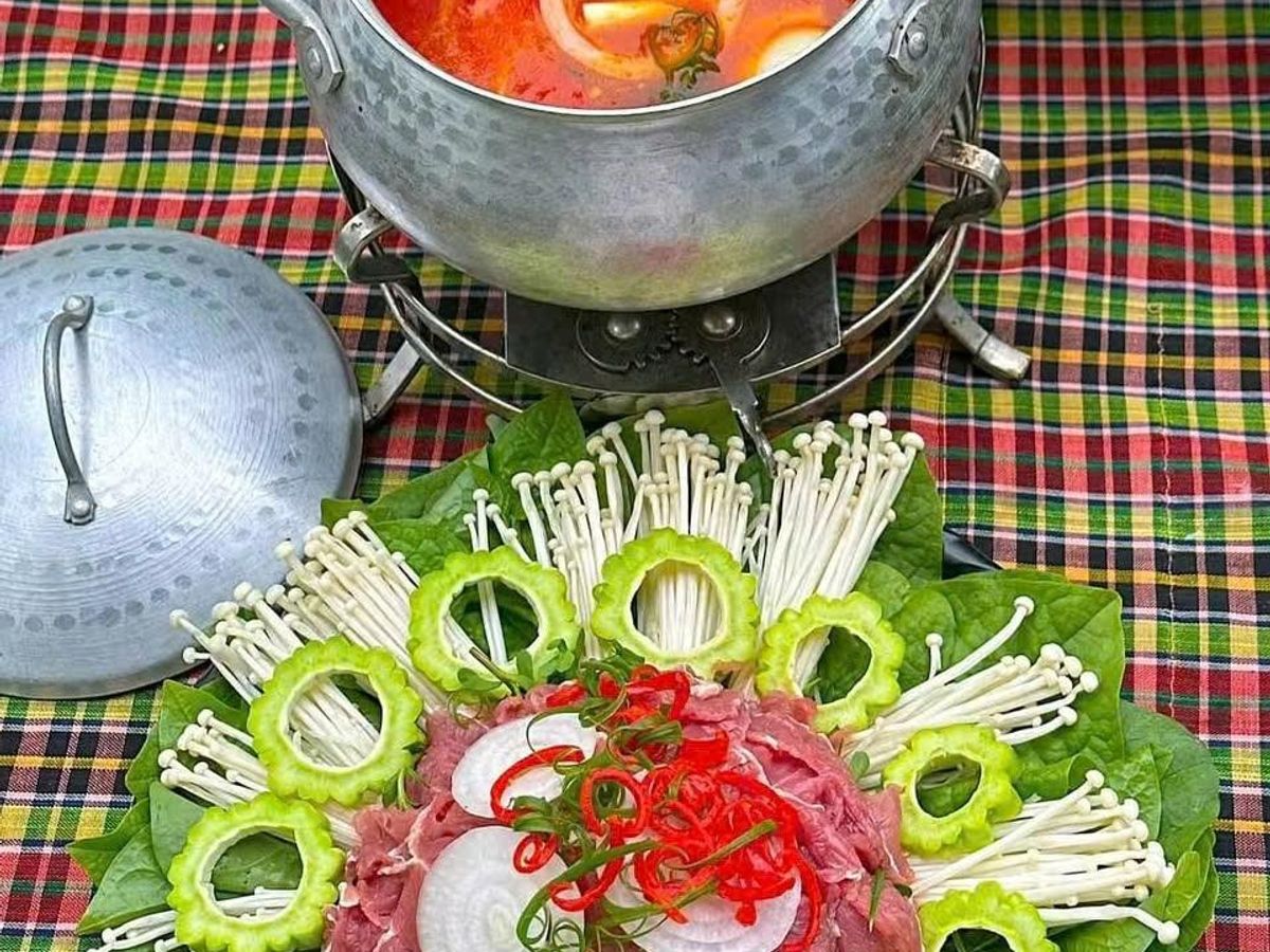 Lẩu bò nhúng ớt