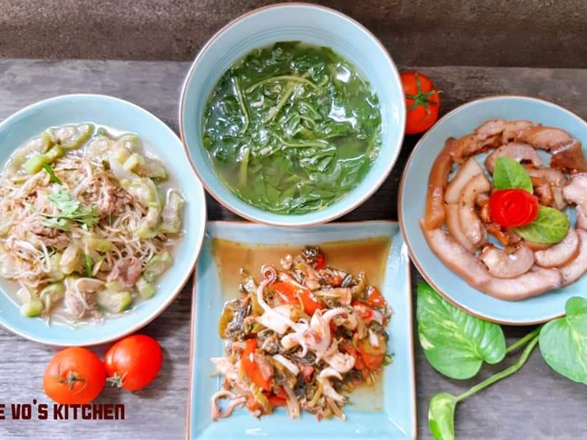 Cơm nhà đơn giản