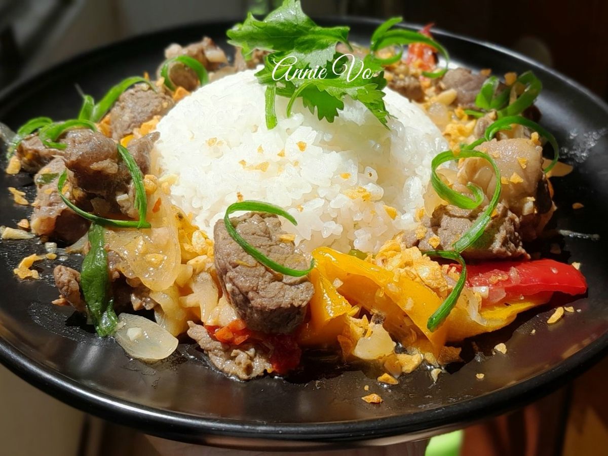 Cơm bò lúc lắc