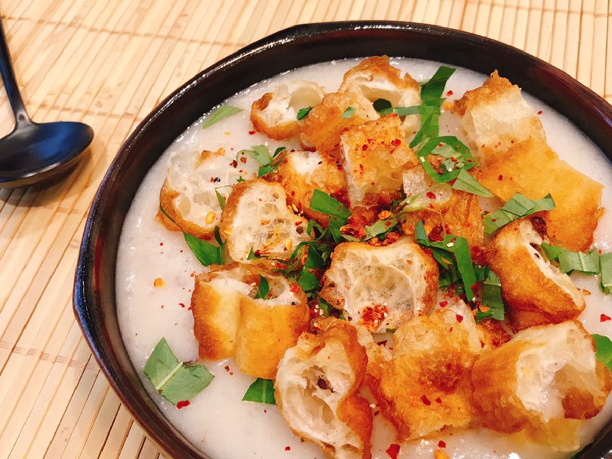 Cháo nấm đông cô rau răm (Cháo trai chay)