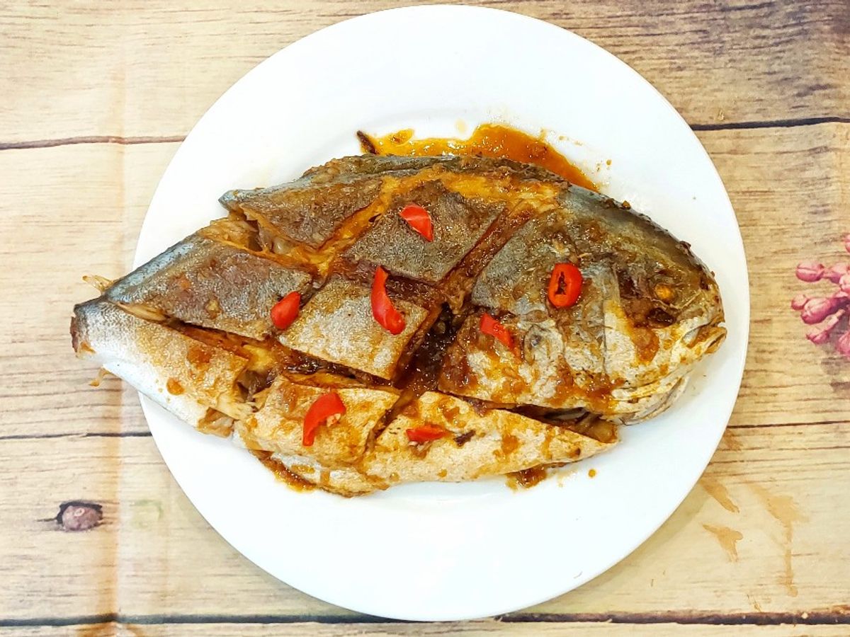Cá chim chiên mắm tỏi