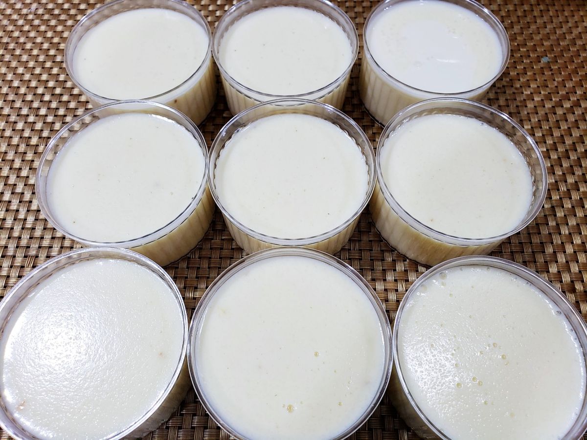 Tàu hũ (làm từ sữa đậu nành và rau câu dẻo)