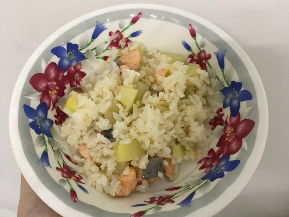 Cơm chiên cá hồi khoai tây