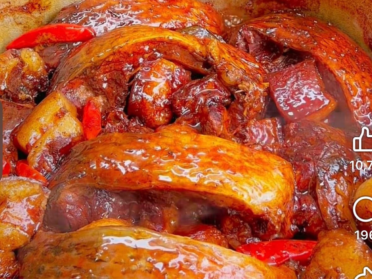 Cá Trắm Đen Kho Chuối Xanh Thịt Ba Chỉ
