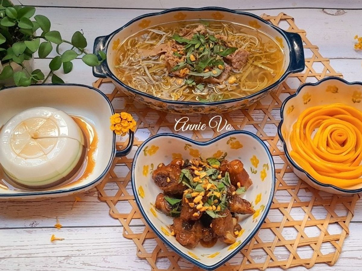 Cơm nhà đơn giản đủ món