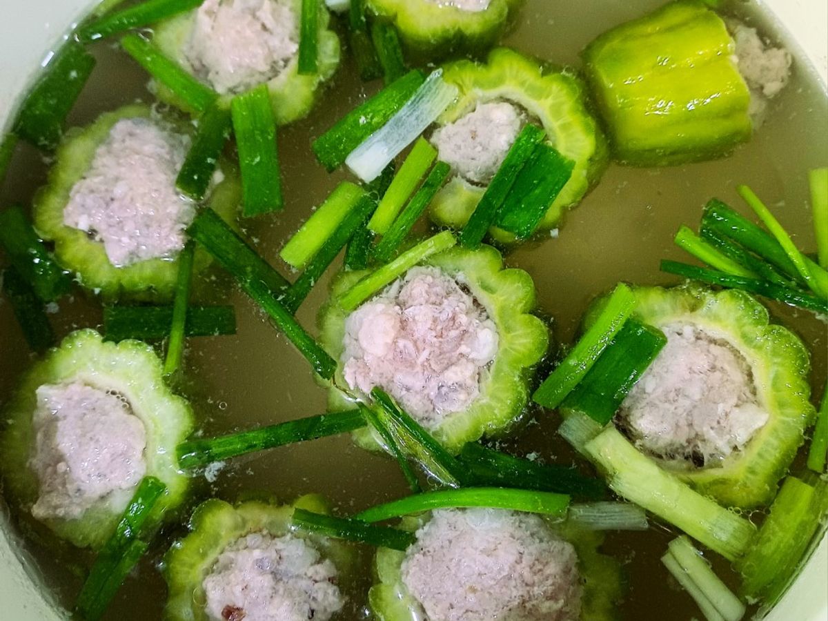 Canh mướp đắng nhồi thịt