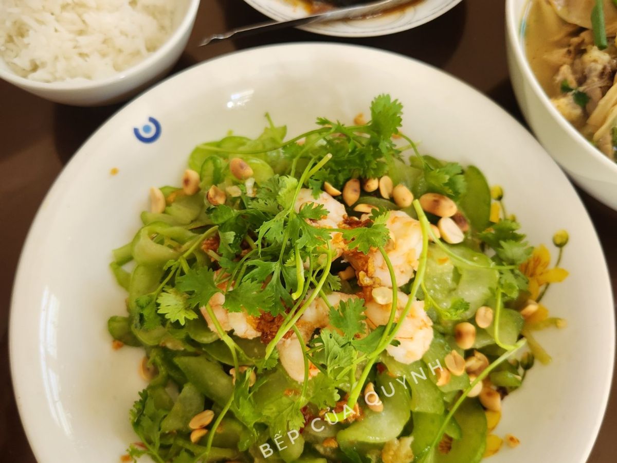 Dưa gang trộn tôm bóc nõn