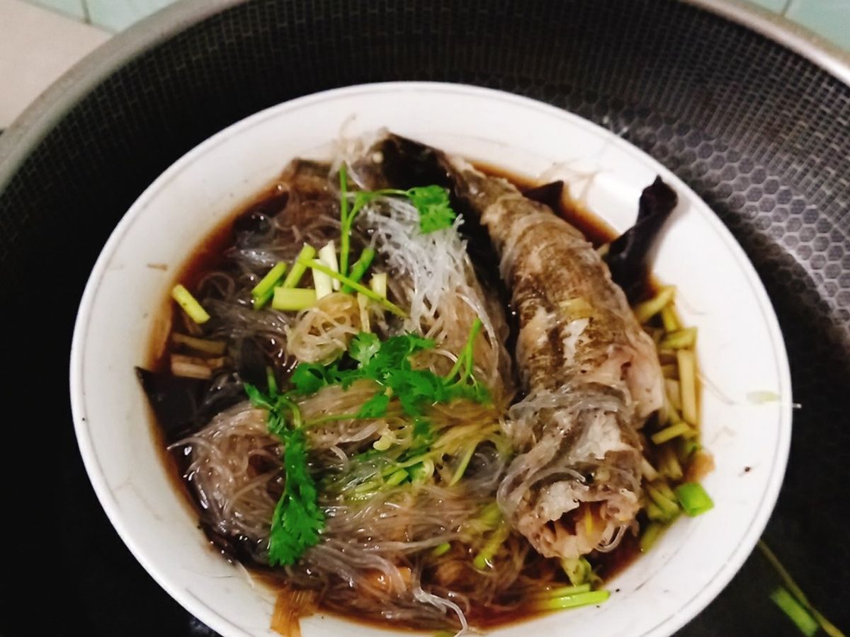 Cá bống tượng chưng nước tương