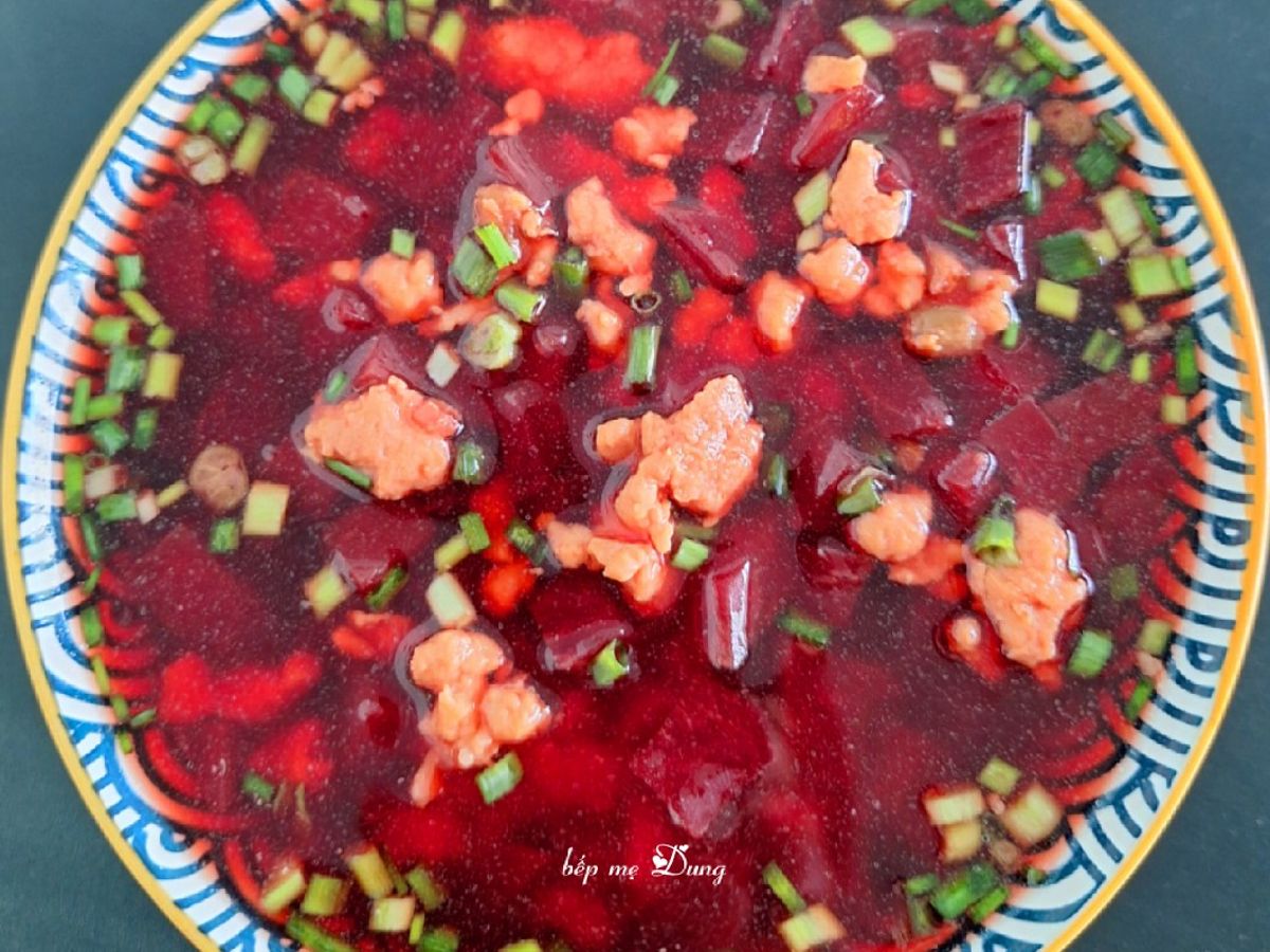 Canh củ dền thịt bằm