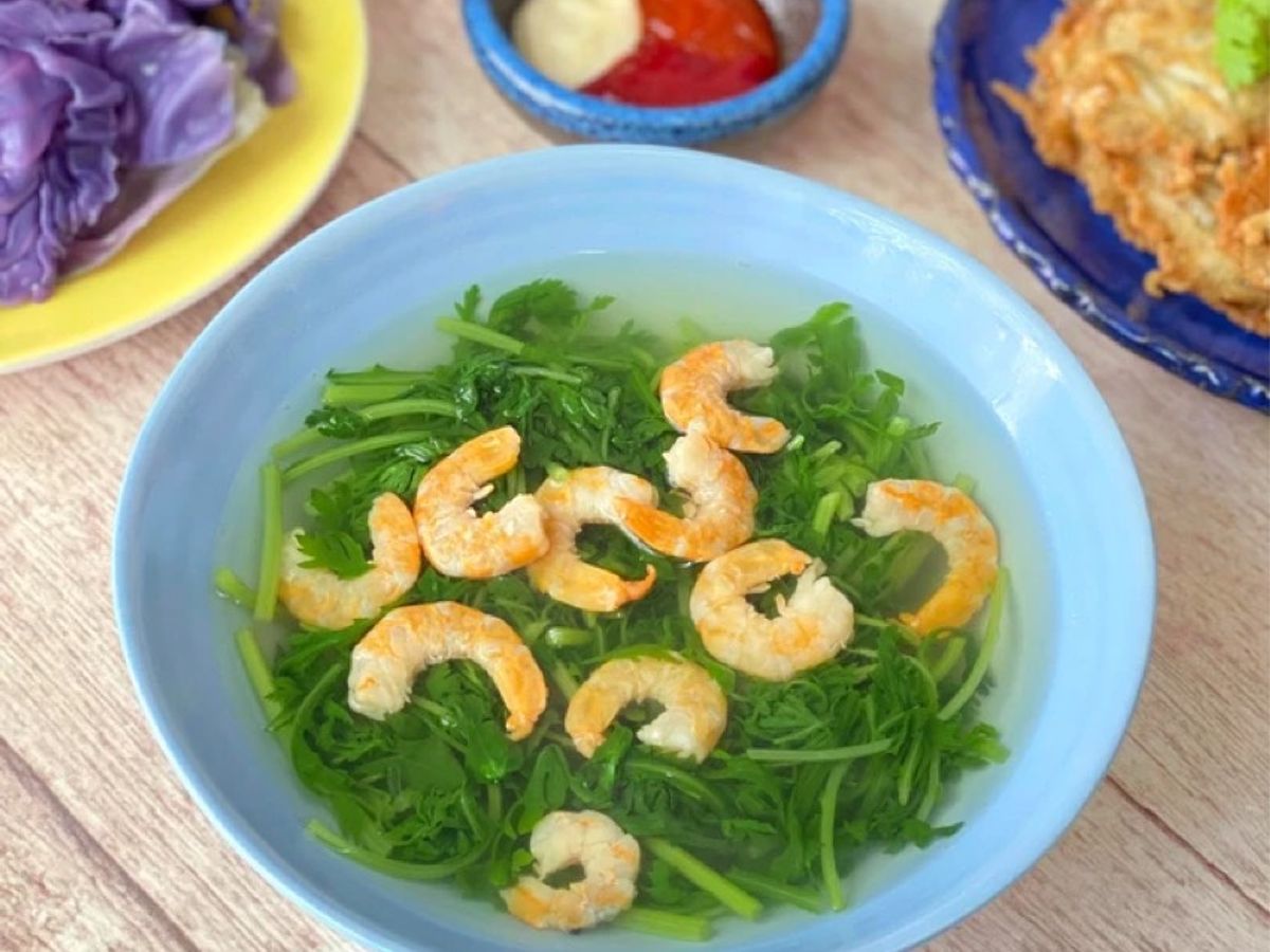 Canh Cải Cúc Nấu Tôm Khô