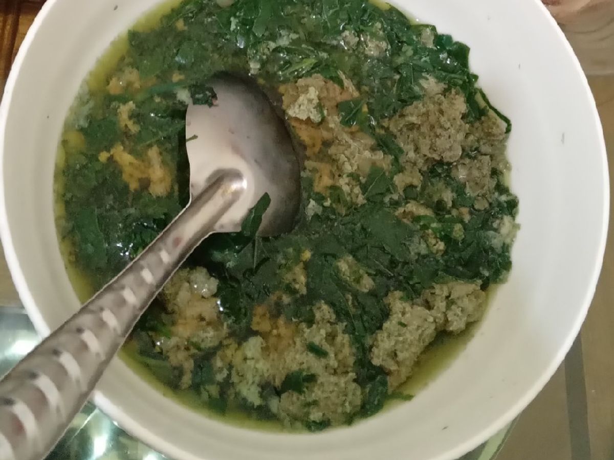 Canh cua nấu mồng tơi mướp