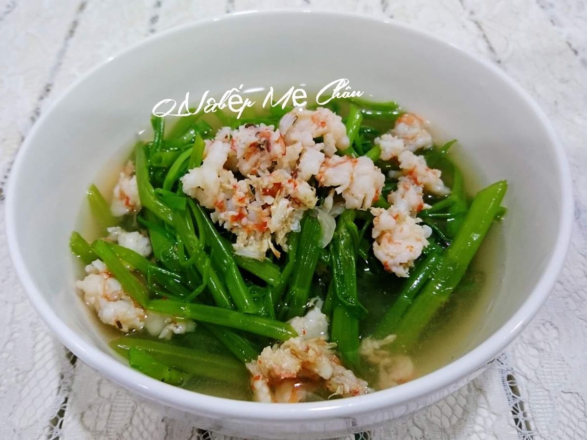 Canh rau muống nấu tôm